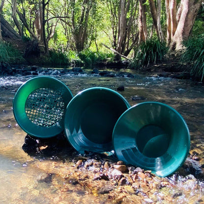 Dive into the world of gold panning with confidence using this stackable set, featuring quality polypropylene construction that ensures durability and reliability through countless treasure-seeking expeditions.